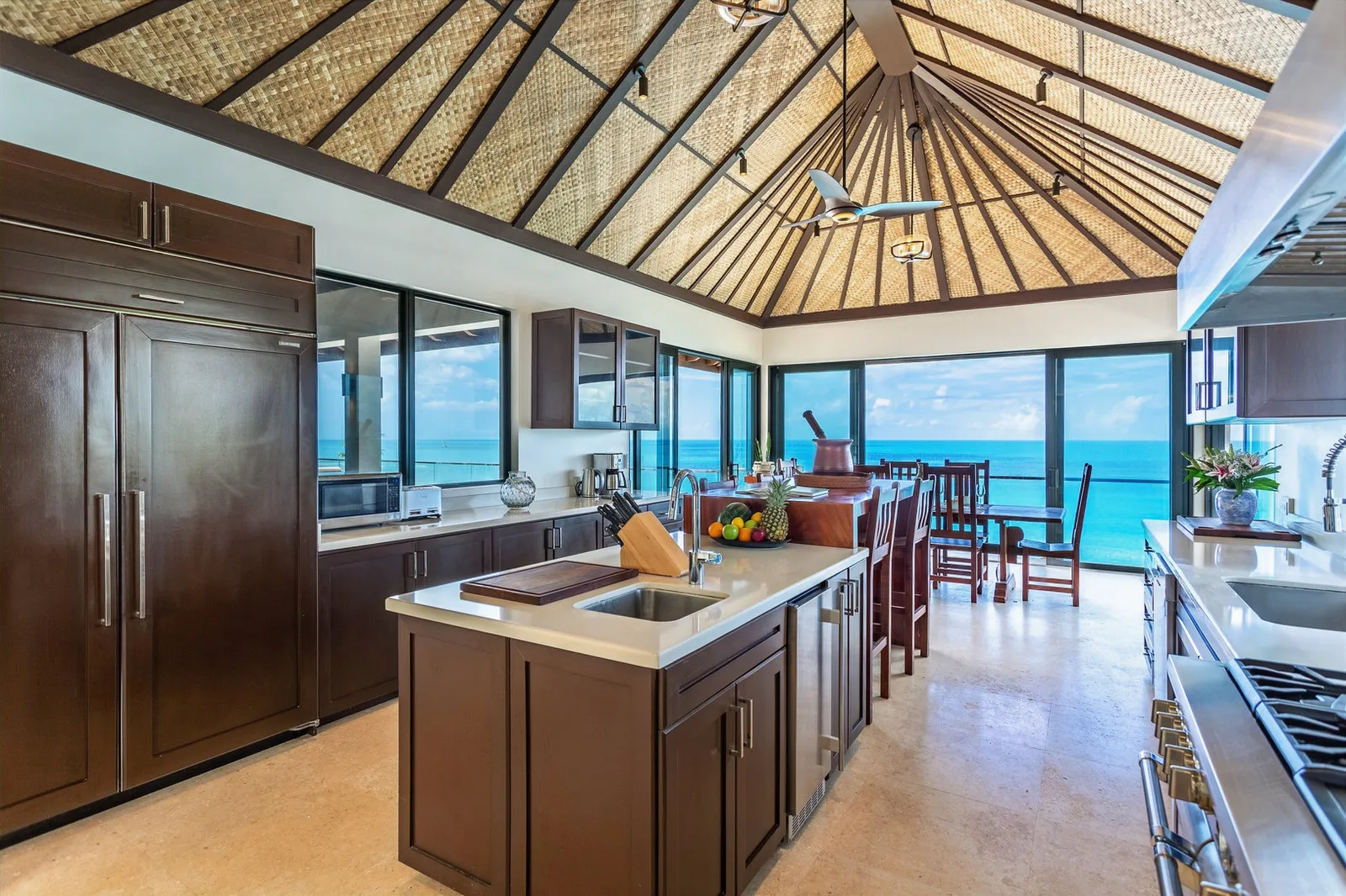 Kitchen island at Villa Maxi Cooper