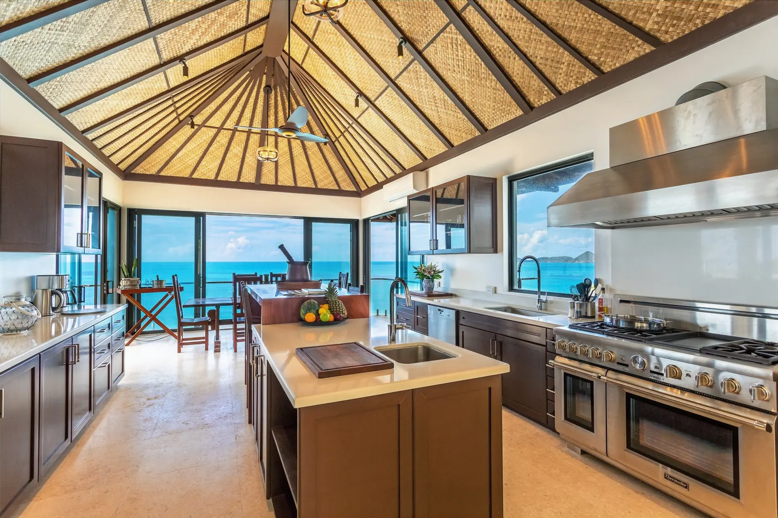 Kitchen with ocean view at Villa Maxi Cooper