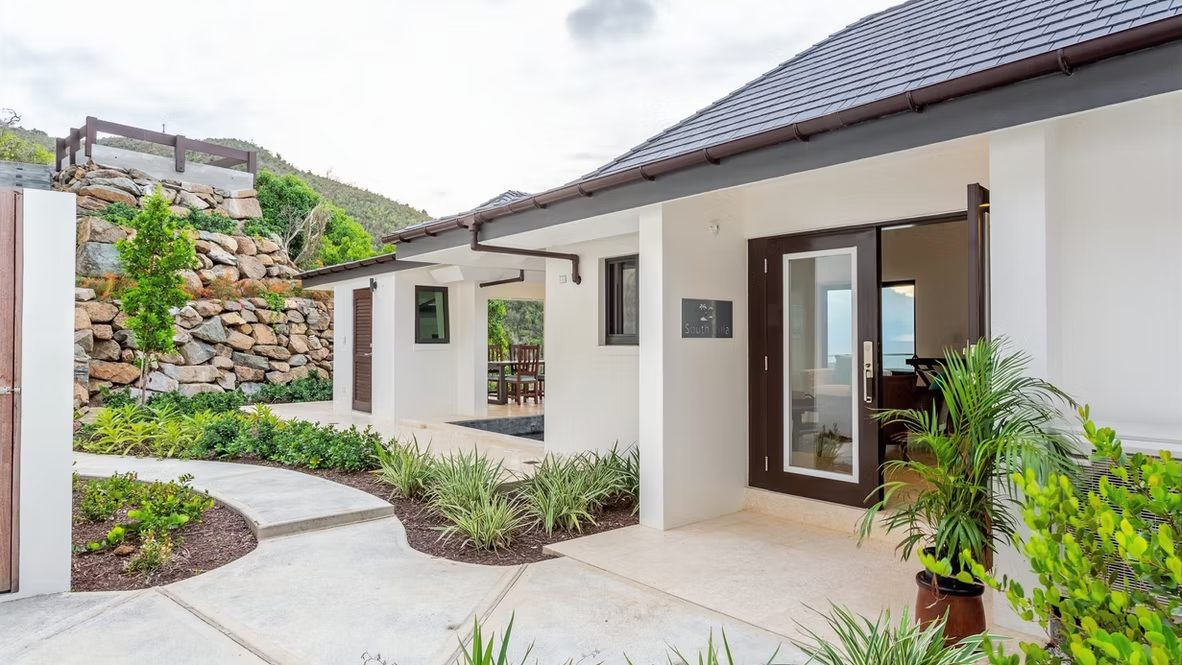 BVI Summer Beaches: The Best Beaches and Hidden Anchorages in the British Virgin Islands
